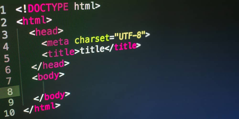 Fragmento de código HTML que muestra la directiva DOCTYPE html y la estructura básica de un documento HTML.